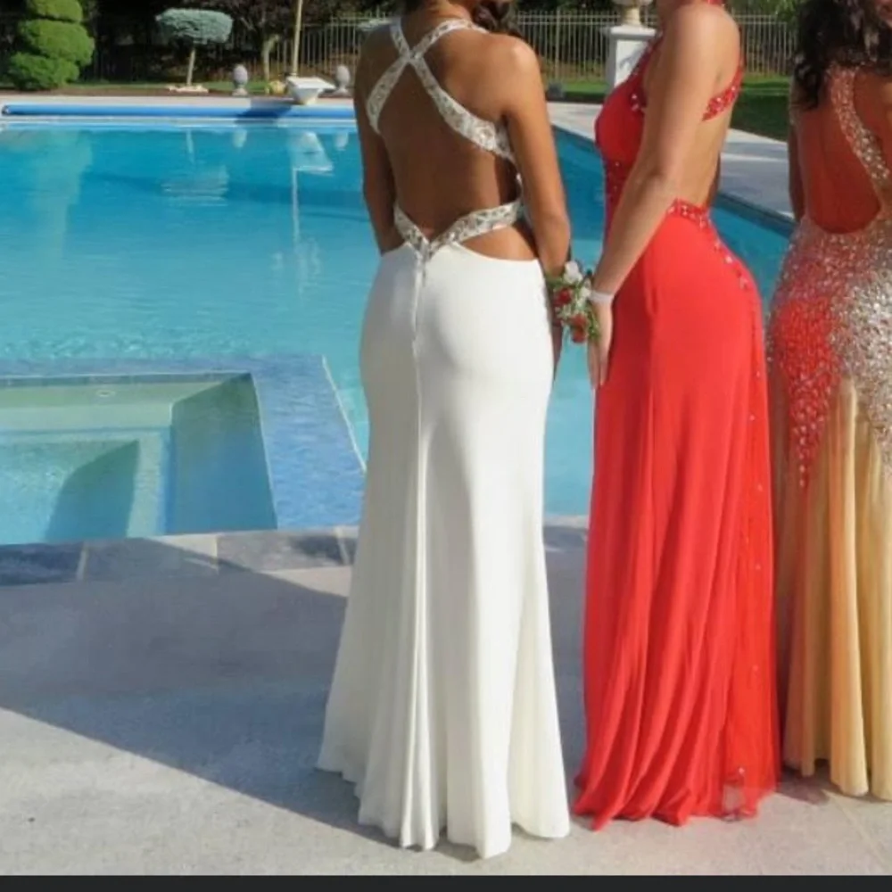 STUNNING White Tony Bowls PROM Dress - Picture 4 of 16